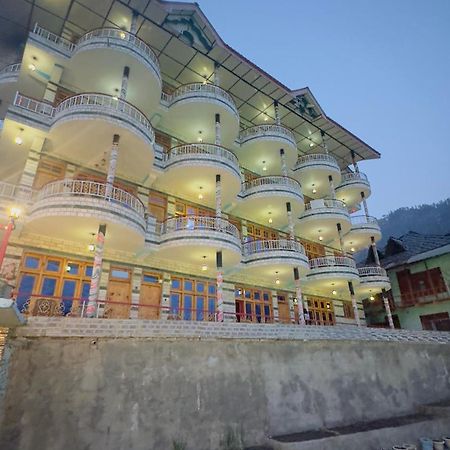 Eyesky, Tosh Hotel Bagian luar foto