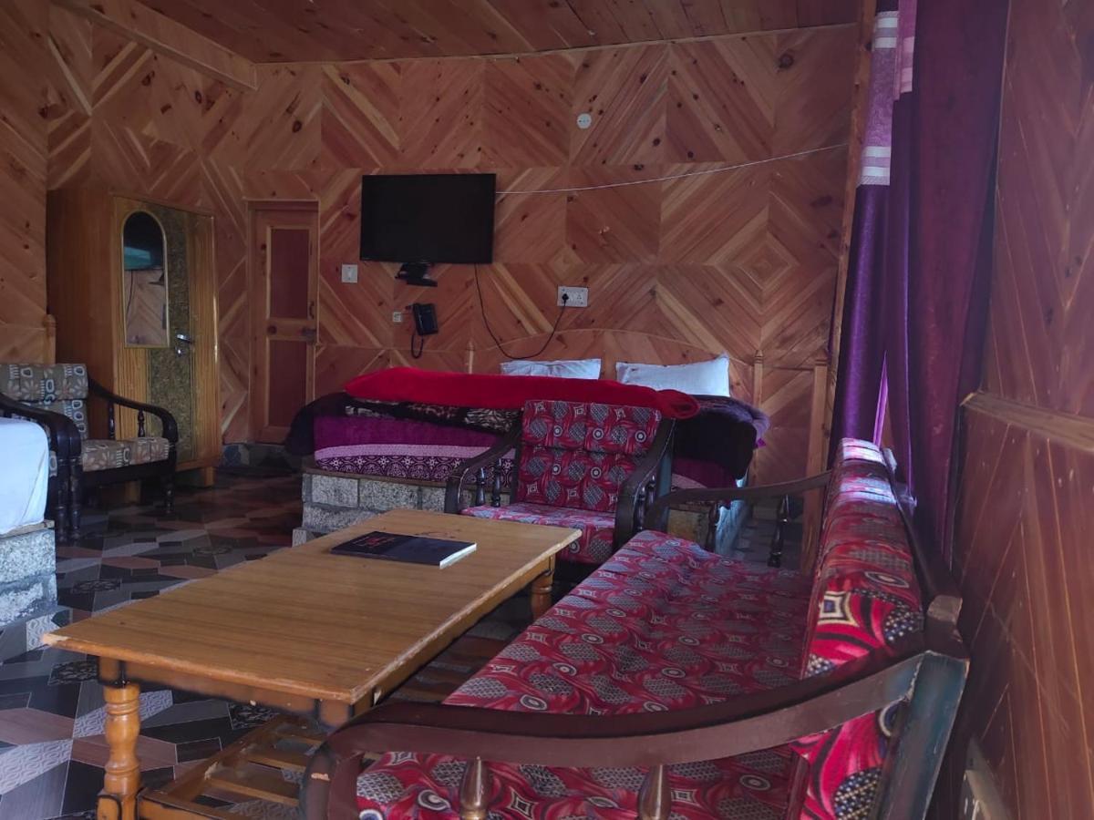Eyesky, Tosh Hotel Bagian luar foto