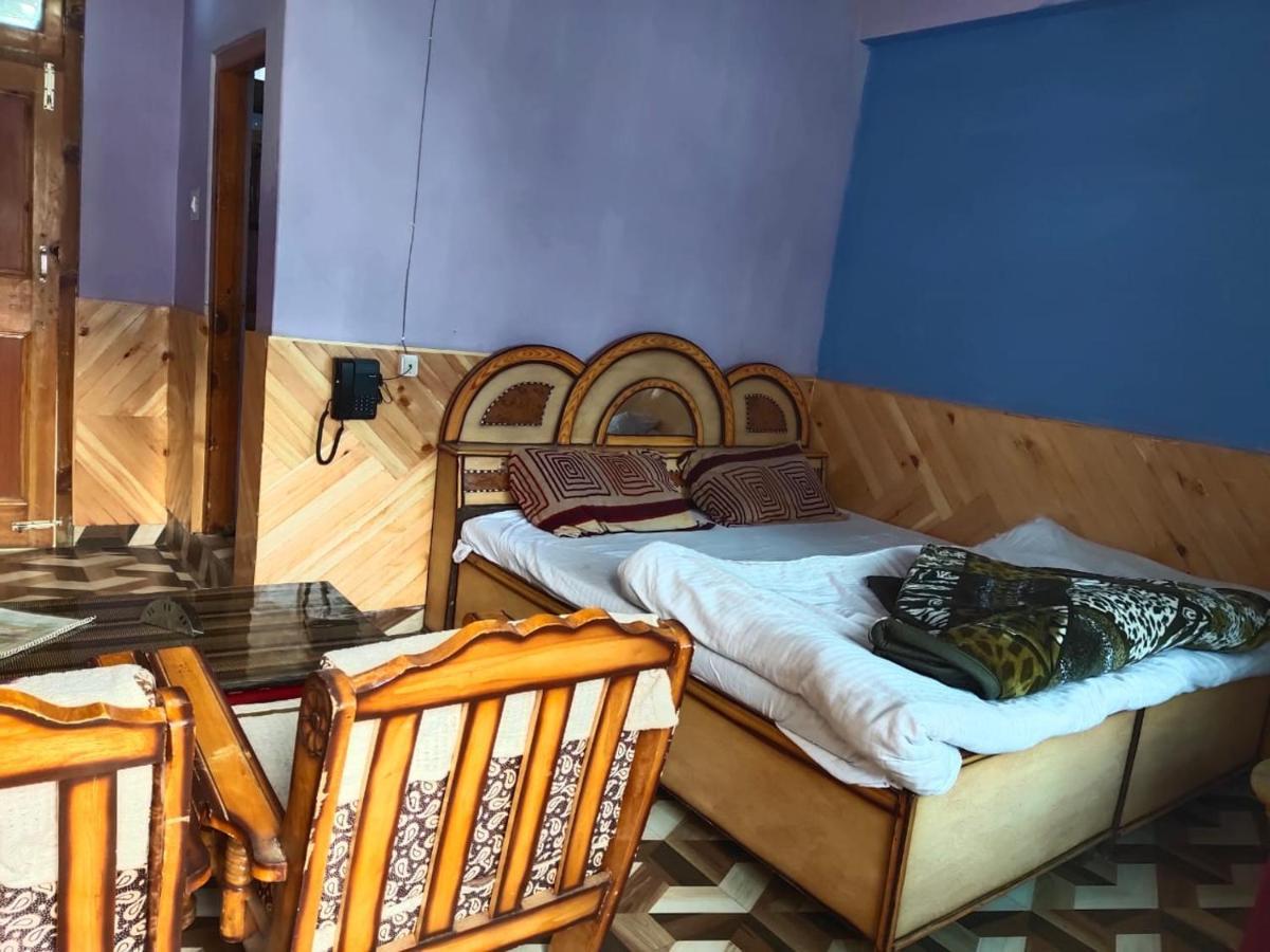 Eyesky, Tosh Hotel Bagian luar foto