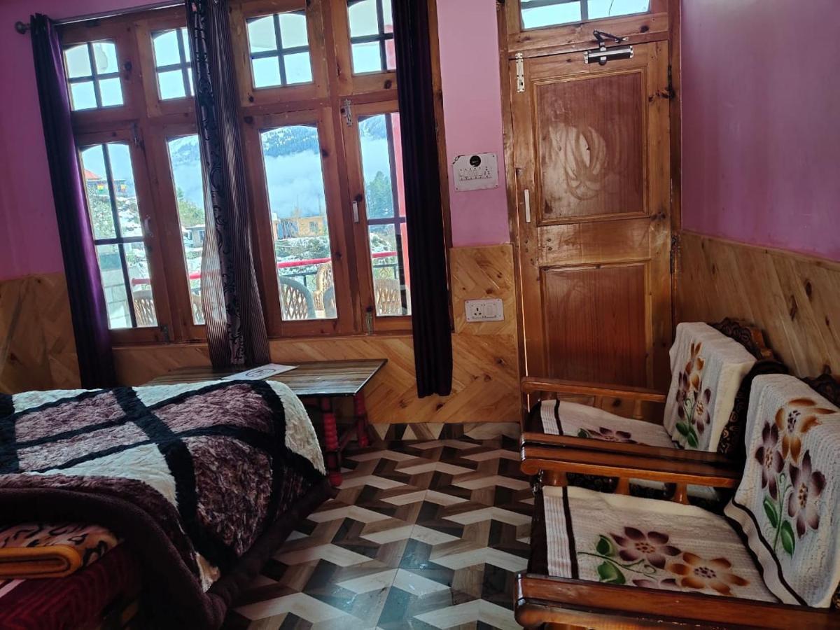Eyesky, Tosh Hotel Bagian luar foto