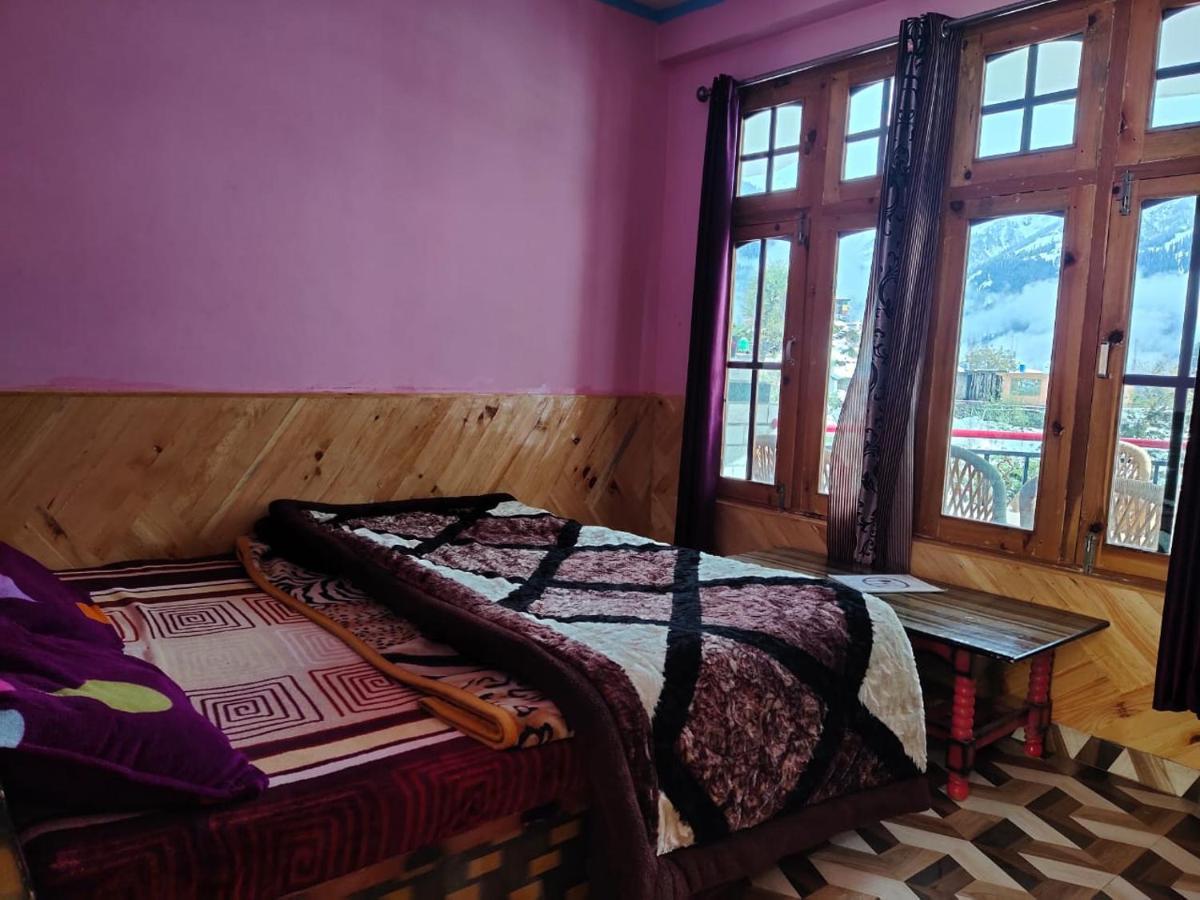 Eyesky, Tosh Hotel Bagian luar foto