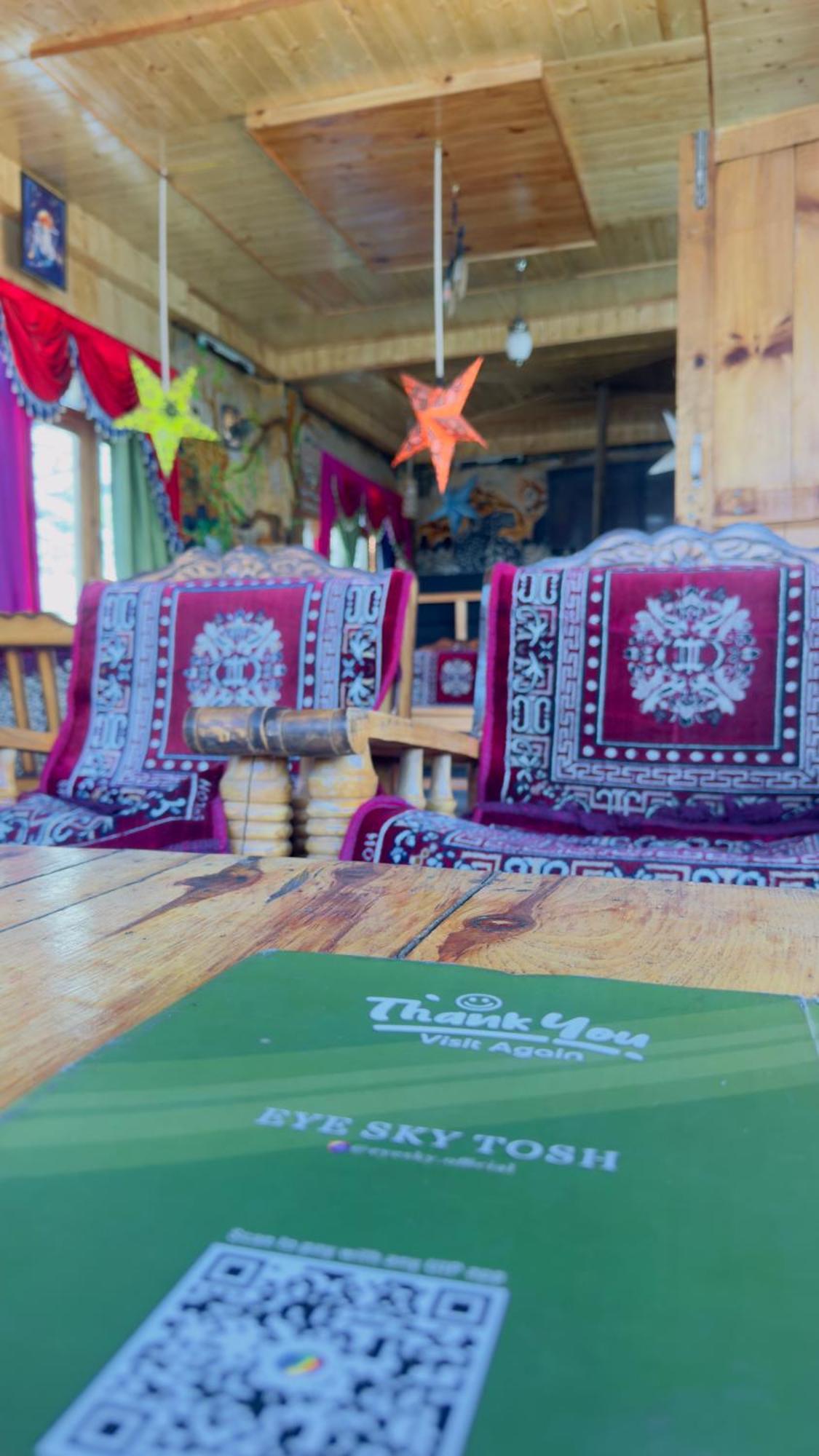 Eyesky, Tosh Hotel Bagian luar foto