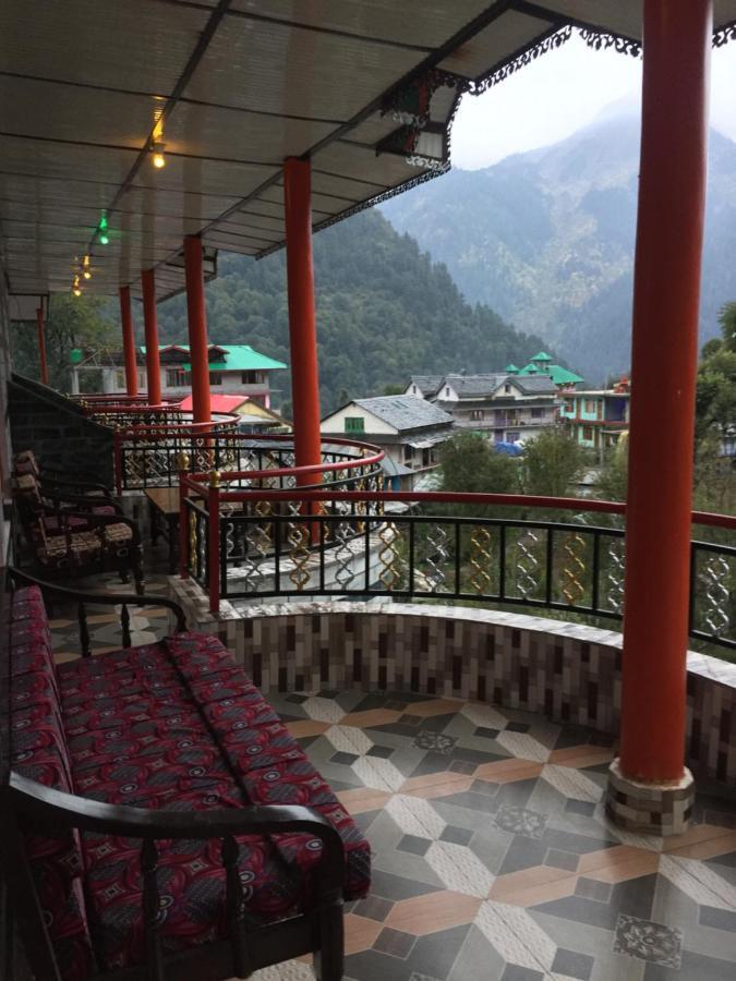 Eyesky, Tosh Hotel Bagian luar foto